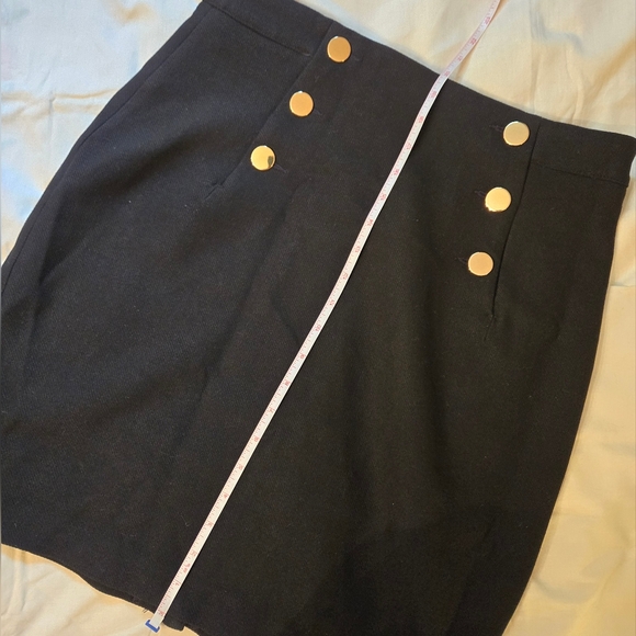 4/$26 Black H&M Pencil Skirt with Gold Buttons - Picture 4 of 8
